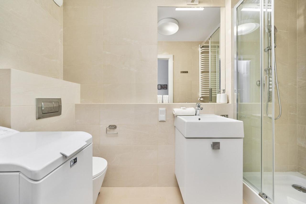 Modern Elegance Apartments Wroclaw With Ac By Noclegi Renters Bagian luar foto